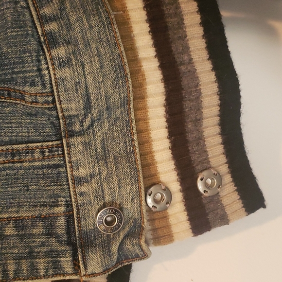 🎉 Miss Me Vintage Jean jacket S sweater accents  - FINAL PRICE! 🎉 - Picture 3 of 14